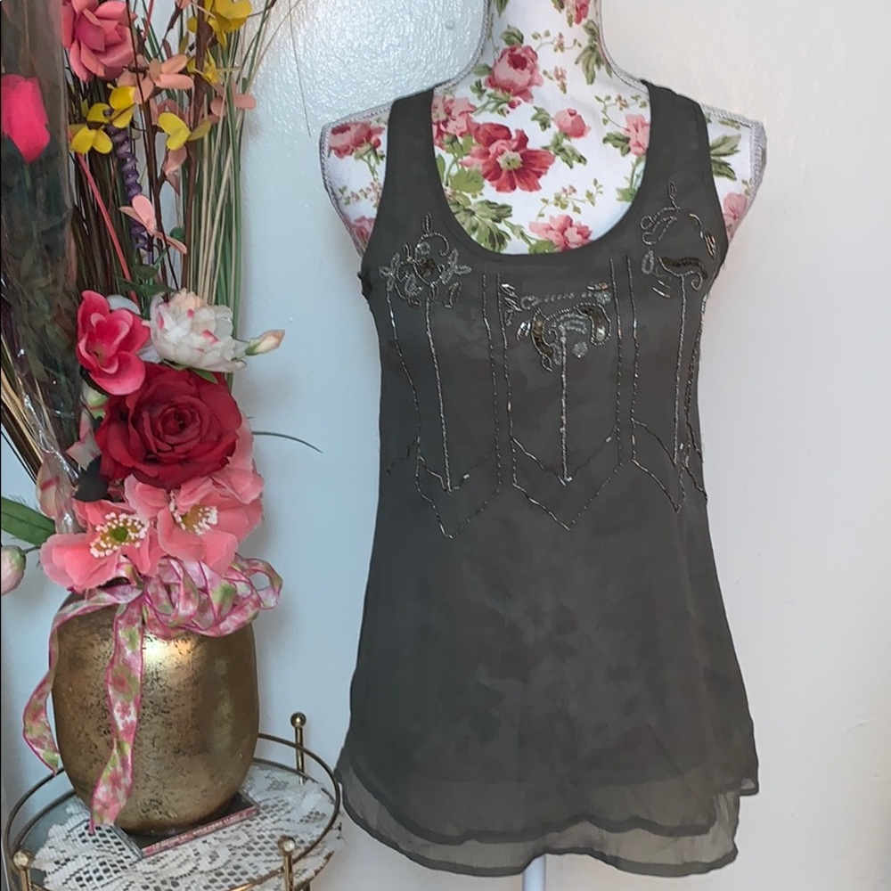 Cute green blouse with sequins design 🌻